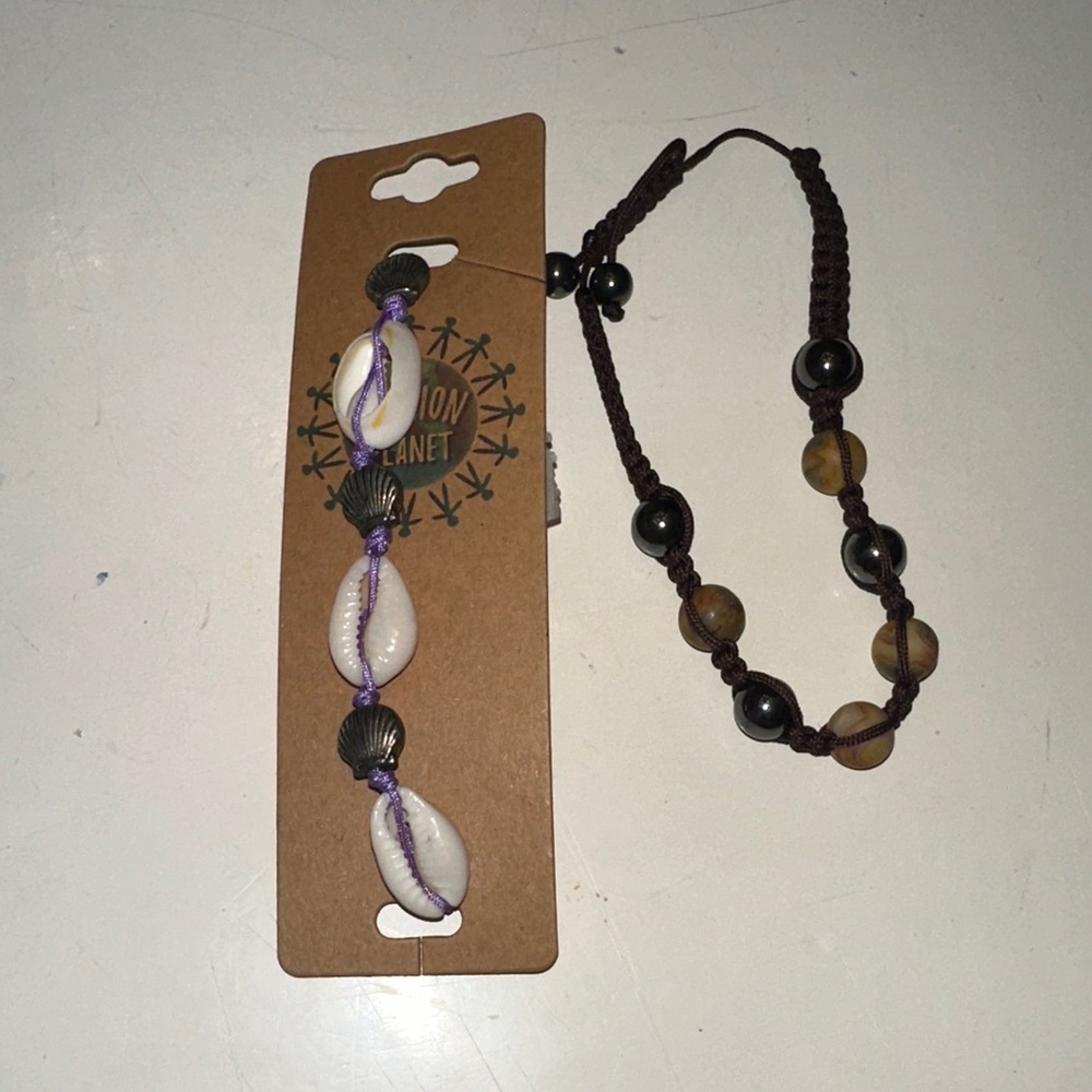 NEW 2 Piece seashell GRAPHITE BEADS Shell and Bead Bracelet Set Jewelry Vacation